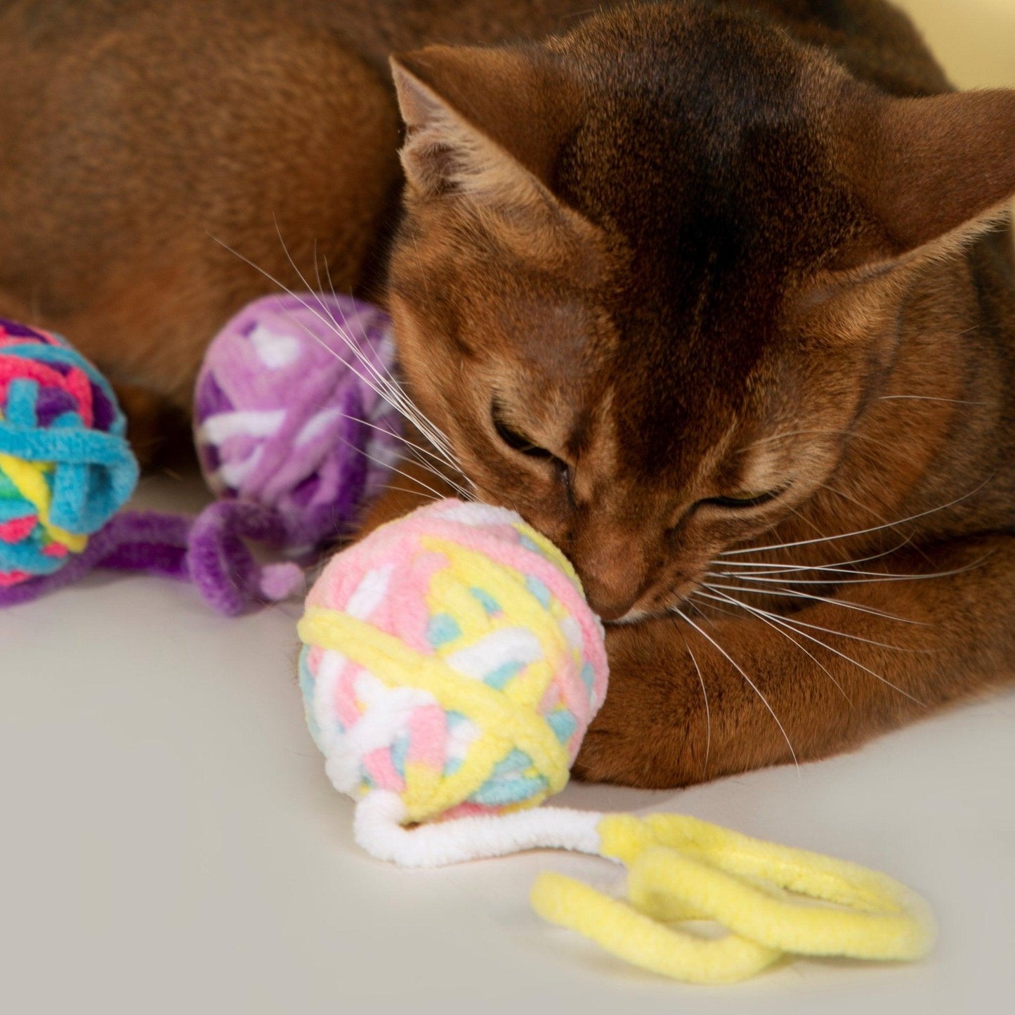 HiDREAM Hairball Bell Toys - PetzyMart